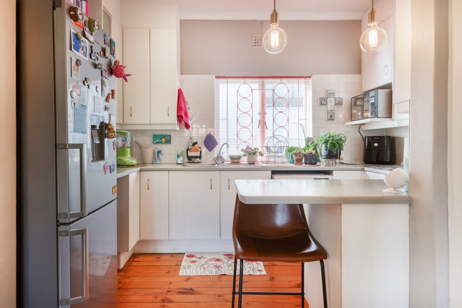 2 Bedroom Property for Sale in Vredehoek Western Cape